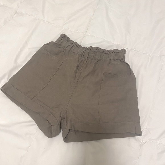 Taupe Aritzia Harulia Shorts - Picture 3 of 5